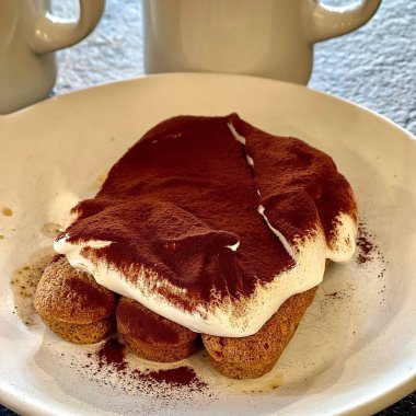 Çikolatalı ve kakaolu İtalyan kahvesi.