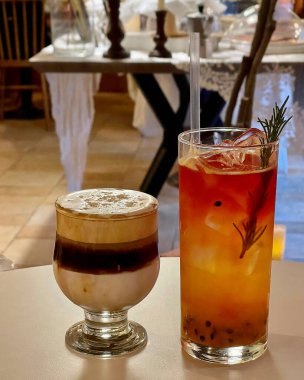 Lezzetli Asya yemeklerinin yakın görüntüsü