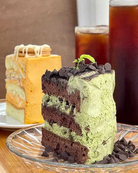 Lezzetli pastayı kapat.