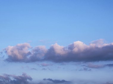 Bulutlu güzel gökyüzü