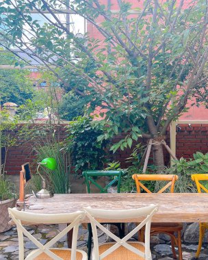 Parktaki güzel bahçe.