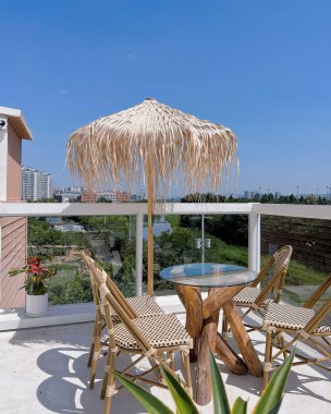 Balkon manzaralı, yukarıdan güzel bir ev manzaralı.