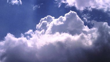 Gökyüzündeki bulutlar