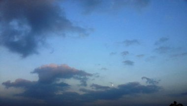 Bulutlu güzel gökyüzü