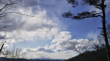 Dağların güzel manzarası