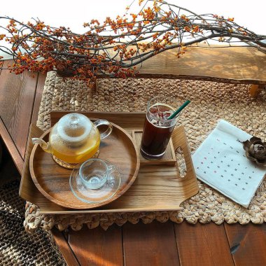 Çay takımı, geleneksel Çin içeceği.