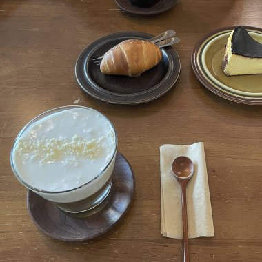 Masada nefis kahve var.