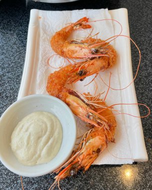 Tabakta karides ve karides