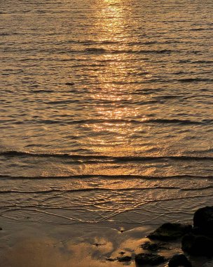 Denizde güzel gün batımı