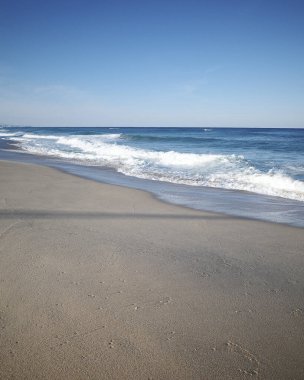 Deniz kıyısının güzel manzarası