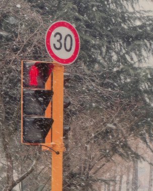Karda trafik işaretleri