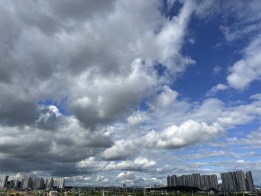 Gökyüzündeki bulutlar