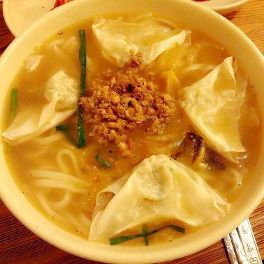 Lezzetli Asya yemeklerinin yakın görüntüsü