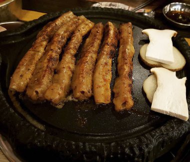 Lezzetli Asya yemeklerinin yakın görüntüsü