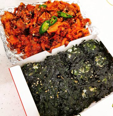 Lezzetli Asya yemeklerinin yakın görüntüsü