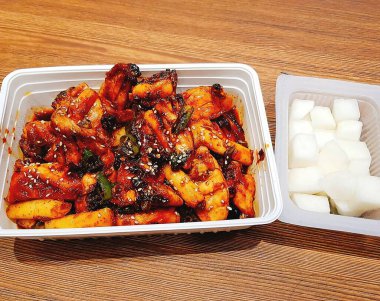 Kore usulü tavuk ve pilav, bulgogi, kimçi, Kore usulü.