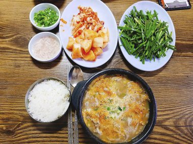 Lezzetli Asya yemeklerinin yakın görüntüsü