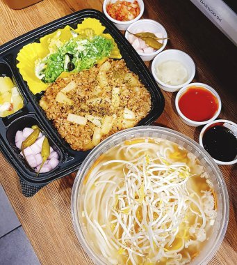 Sebzeli eriştenin mutfak fotoğrafı.