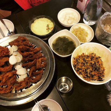 Lezzetli Asya yemeklerinin yakın görüntüsü