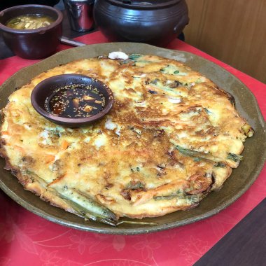 Lezzetli Asya yemeklerinin yakın görüntüsü