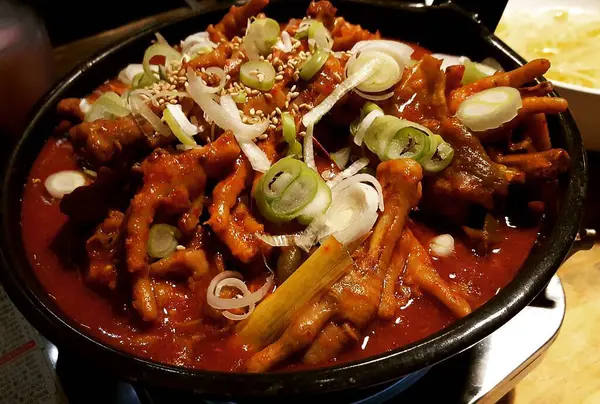 Lezzetli Asya yemeklerinin yakın görüntüsü