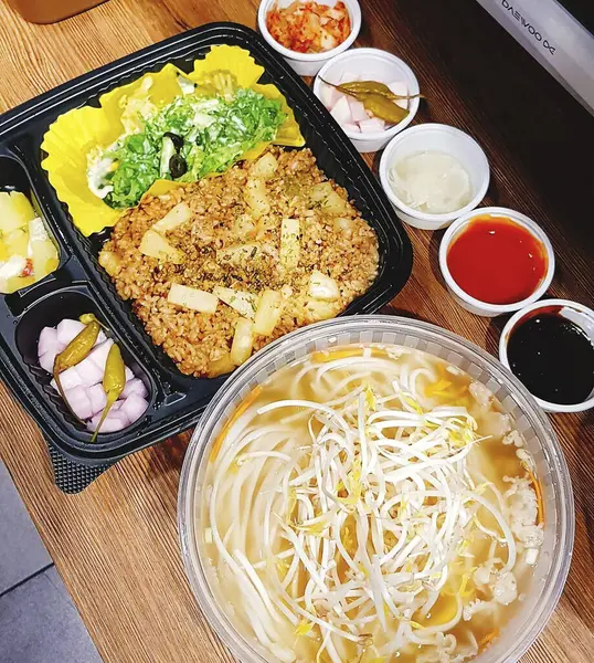 Sebzeli eriştenin mutfak fotoğrafı.