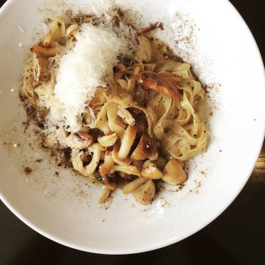 mantarlı ve peynirli makarna