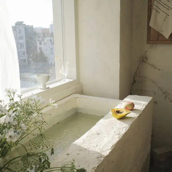 Modern bir tuvaletin içinde.