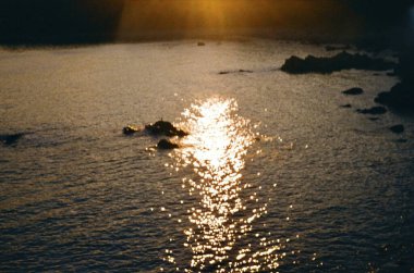 Gölün üzerinde güzel bir gün batımı