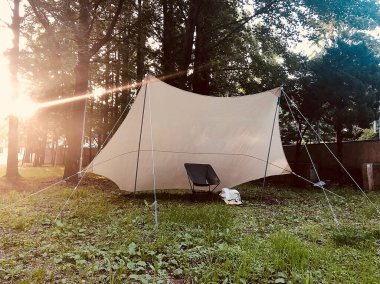 Ormanda kamp çadırı