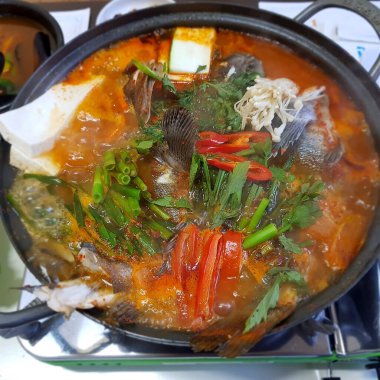 Tayland usulü Tayland yemeği.