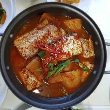 Kore yemeği, sebzeli kızarmış tofu, kızarmış sebze.