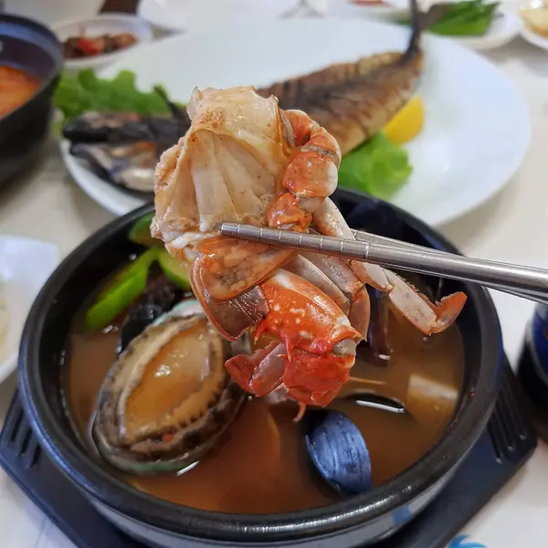 Lezzetli Asya yemeklerine yakından bakın.