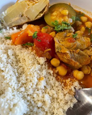 Körili geleneksel Hint yemeği, yaklaşın.