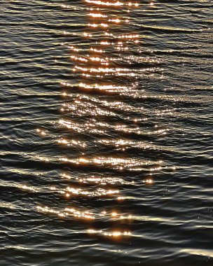 Yansımalı su yüzeyi