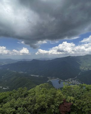 Doğa ve şehir manzarası 