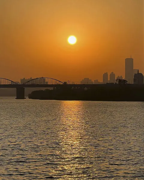 Doğa ve şehir manzarası 