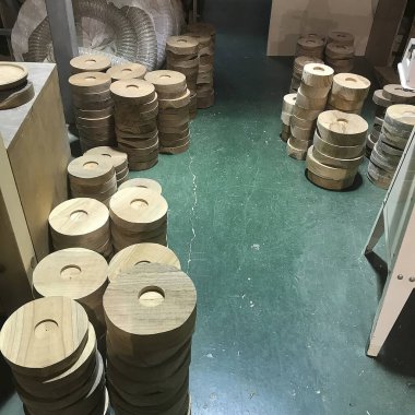 Fabrikada bir yığın mobilya..