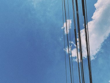 Bulutlu mavi gökyüzü