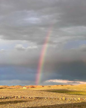 Bulutlarda gökkuşağı