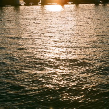 Denizde güzel gün batımı