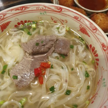 Lezzetli Asya yemeklerinin yakın görüntüsü