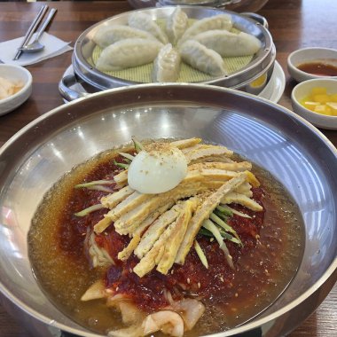 Lezzetli Asya yemeklerinin yakın görüntüsü