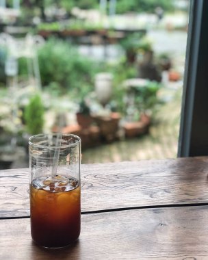 Bir bardak buzlu kahve