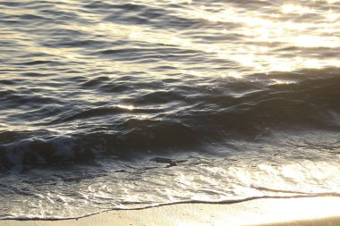 Denizde güzel bir gün batımı