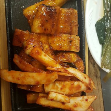 Lezzetli Asya yemeklerinin yakın görüntüsü