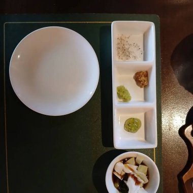 Lezzetli Asya yemeklerinin yakın görüntüsü