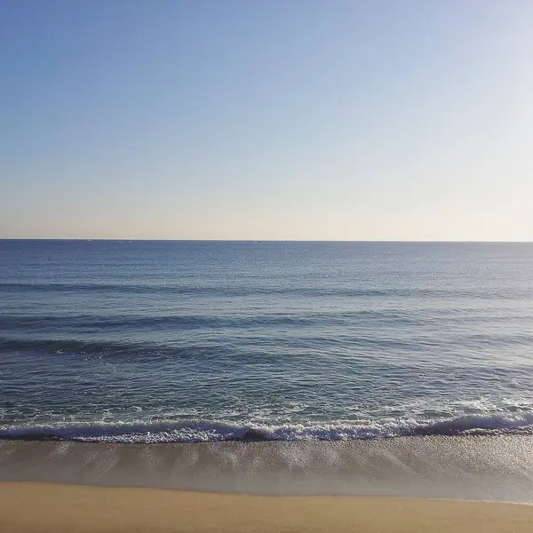 Akdeniz 'de sabah deniz dalgaları