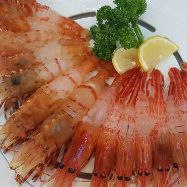 Karides ve karides, deniz ürünleri.