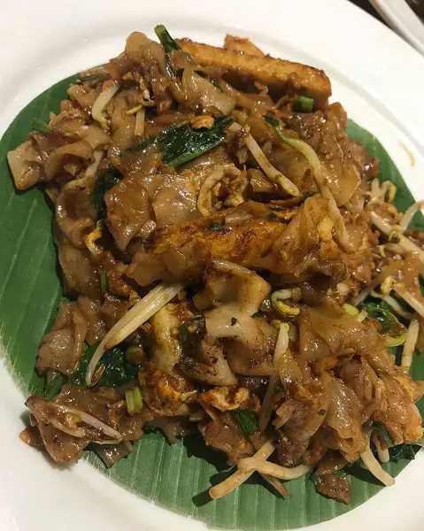 Sarımsaklı kızarmış domuz eti, Tayland yemeği.